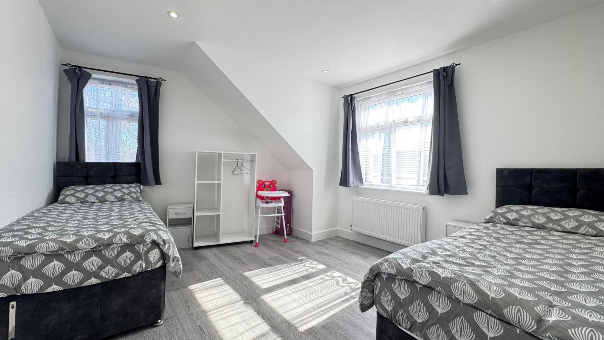 Flat 3 - 24 Cliff Road * Cromer